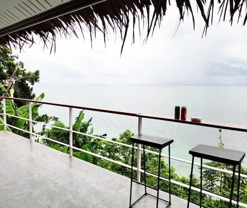 Bamboo Cottage, Beachfront