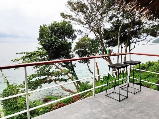 Bamboo Cottage, Beachfront