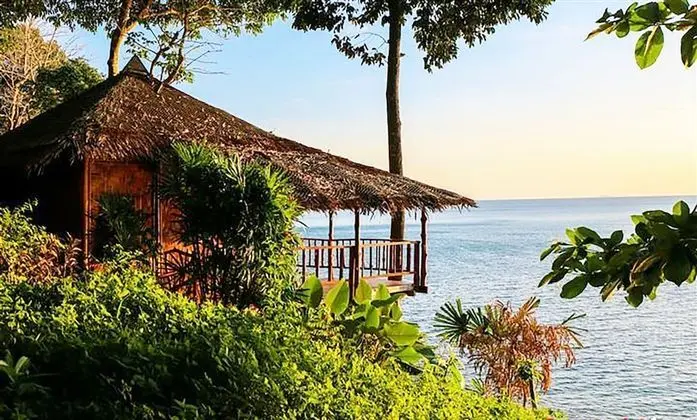 Bamboo Cottage, Beachfront