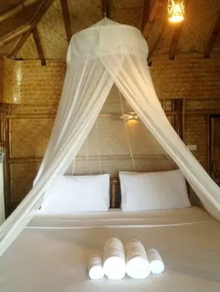 Bamboo Cottage, Beachfront