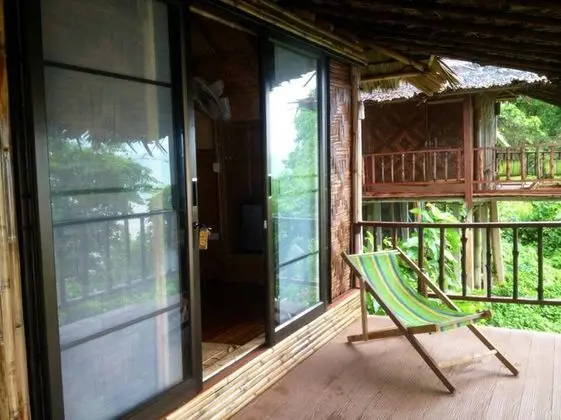 Bamboo Cottage, Beachfront