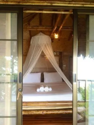 Bamboo Cottage, Beachfront