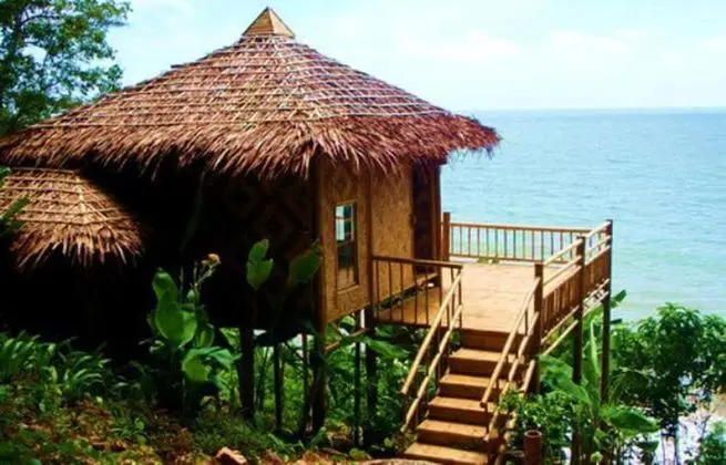Bamboo Cottage, Beachfront