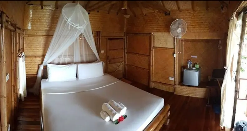 Bamboo Cottage, Beachfront