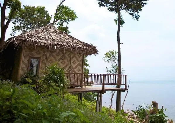 Bamboo Cottage, Beachfront