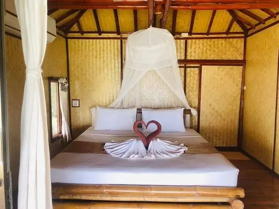 Bamboo Cottage, Beachfront
