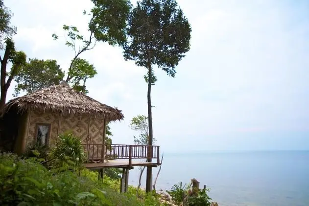 Bamboo Cottage, Beachfront