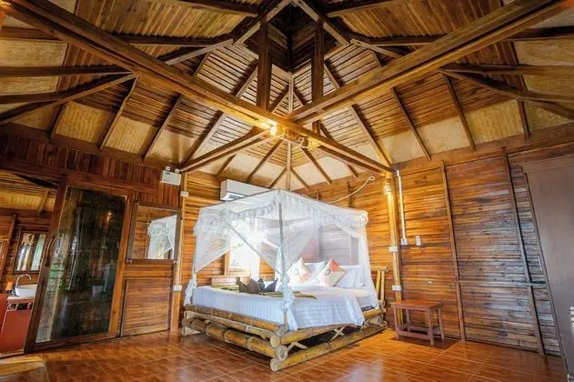 Teakwood House, Sea View