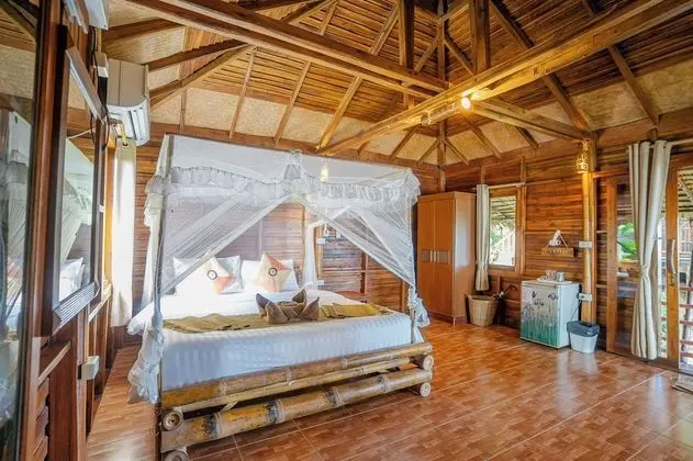 Teakwood House, Sea View