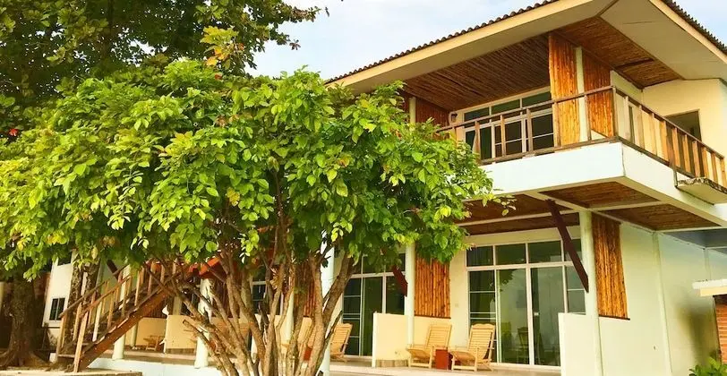 Beachfront Terrace Room