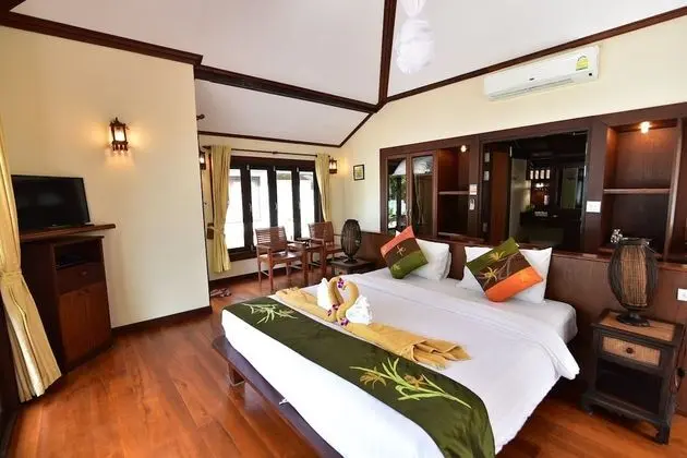 Beachfront Family Villa 1st row