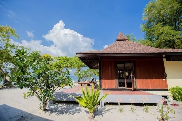 Beachfront Family Villa 1st row