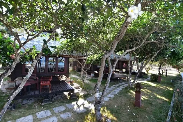 Oriental Beachfront Bungalow