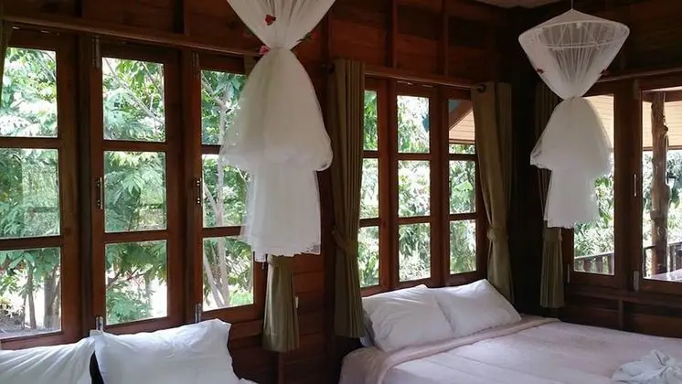 Bungalow with Sea View