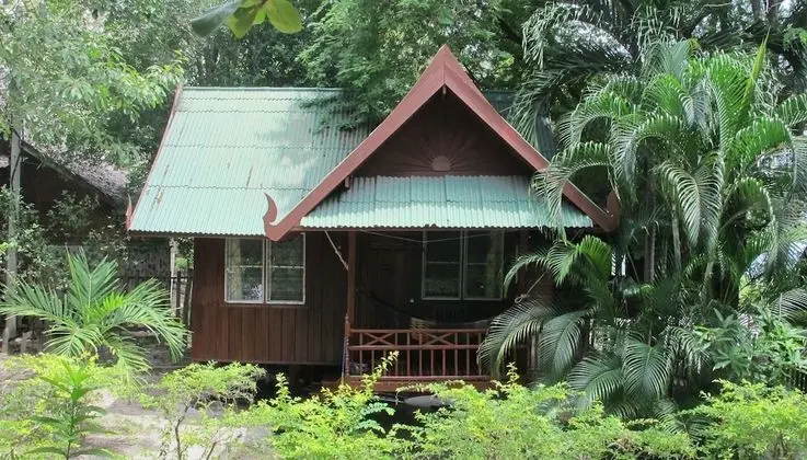 Standard Bungalow  (Hill Side)