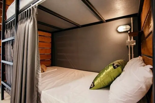 12-Bed Mixed Dormitory With Shared Bathroom
