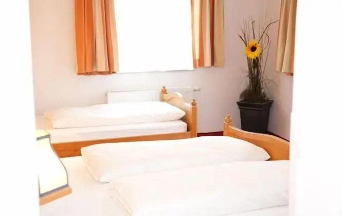 Standard Üç Kişilik Oda