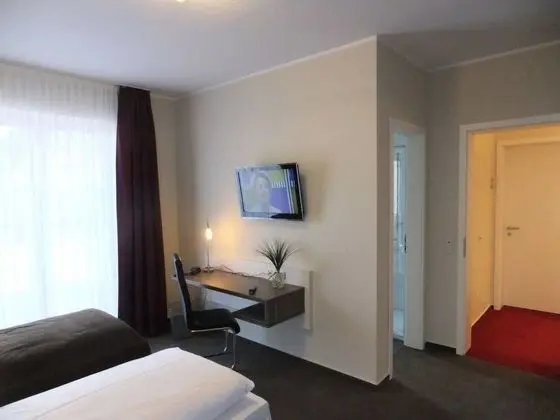Büyük Yataklı Tek Kişilik Oda (Gästehaus)