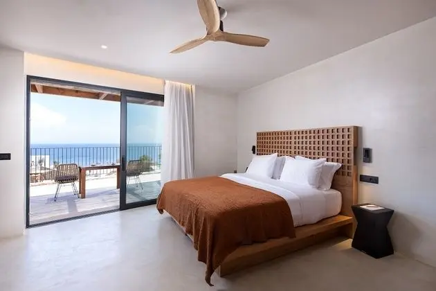 Cave Junior Suite Sea View