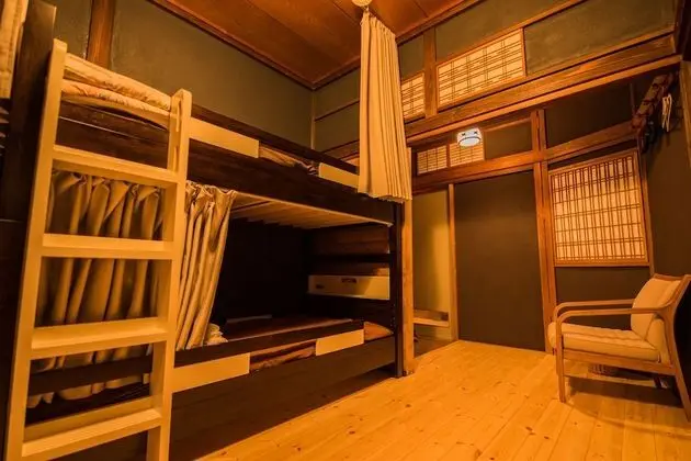 Ortak Ranzalı Oda, Sadece erkekler için, Dağ Manzaralı (1 bed in 3 beds)