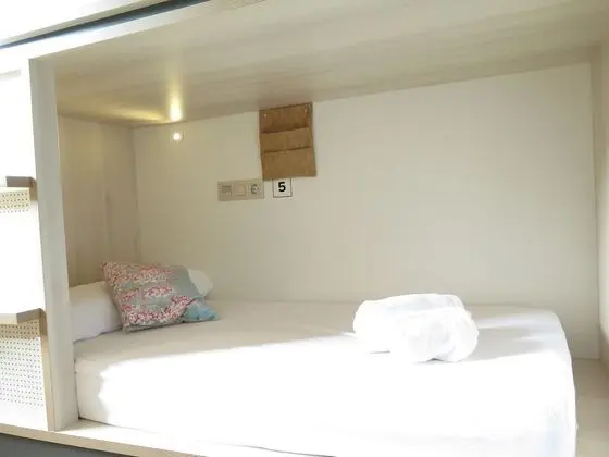Oda, Karma Ranzalı Oda, Ortak Banyo (1 bed in a 6-Bed Dormitory Room)