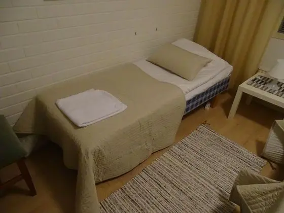 İki Ayrı Yataklı Oda, Ortak Banyo