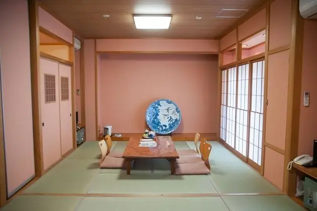 Traditional Dört Kişilik Oda, Ortak Banyo (Japanese Style)