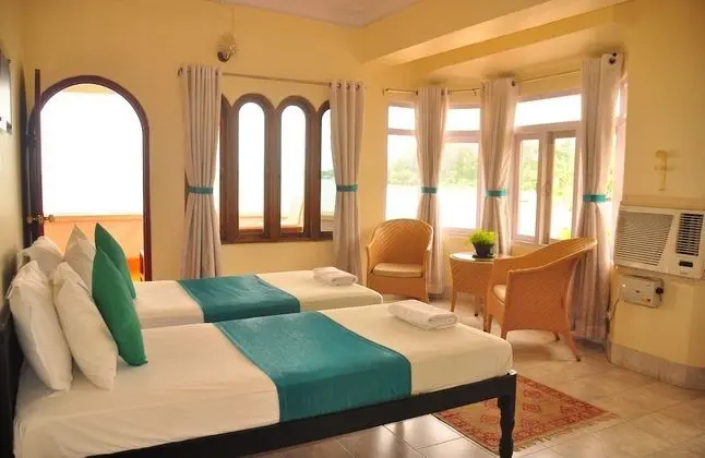 Tek Büyük Yataklı Oda, Özel Banyo, Deniz Manzaralı