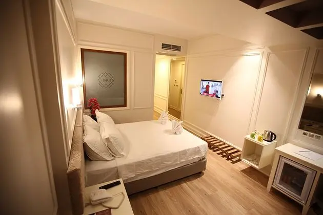 Çift Kişilik, Dağ Manzaralı