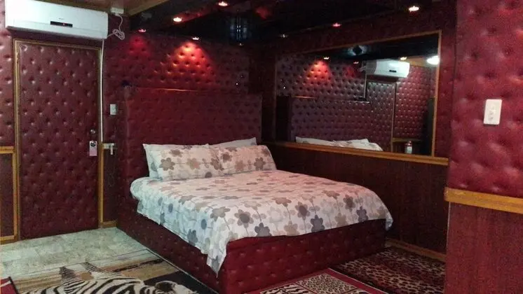 Deluxe Oda, 1 Büyük (Queen) Boy Yatak, Havuz Kenarı