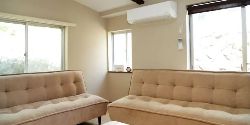Ev (Entire Guest House)