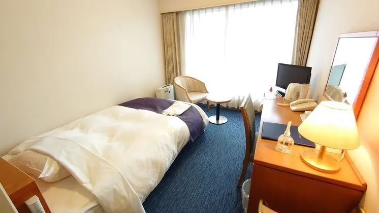 Tek Kişilik Oda, Sigara İçilebilir