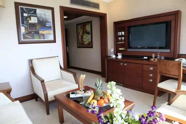 Corner Suite