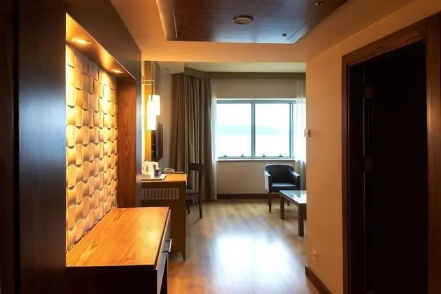 Corner Suite Single Use