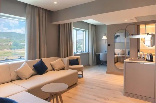 Deluxe Family Suite