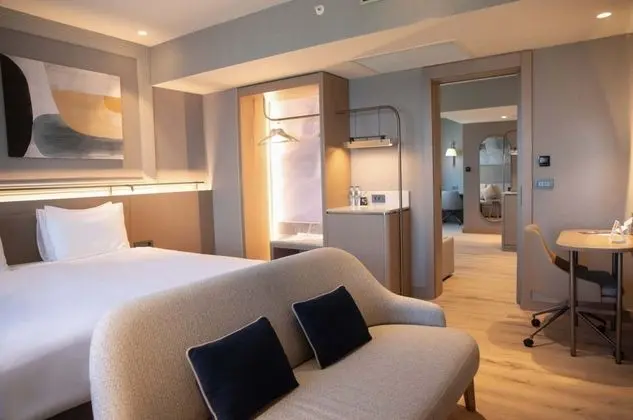 Deluxe Family Suite