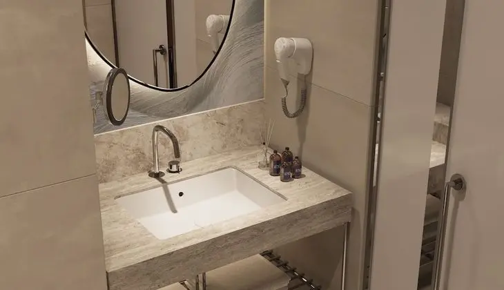 DELUXE KING ROOM WITH GARDEN VIEW