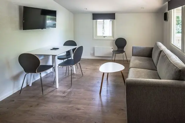 Kulübe, Özel Banyo (Kolle)