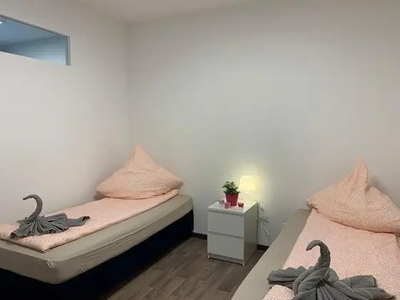 İki Ayrı Yataklı Oda, Ortak Banyo (1, incl. 15 EUR Cleaning Fee)