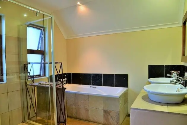 6 Sleeper Chalet