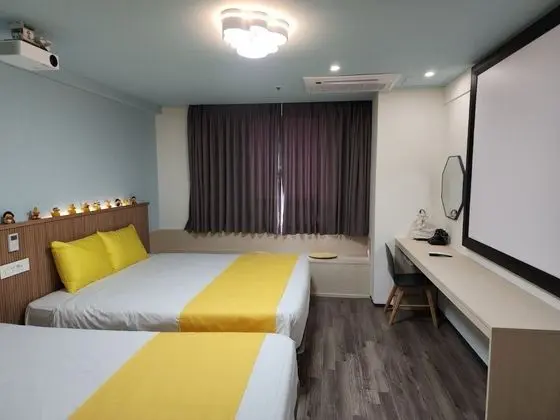 [Rubber Duck] Premier Super Twin (100" Screen)