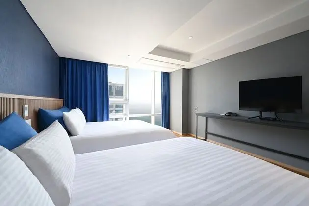 Deluxe Super Twin Room (Half Ocean View)