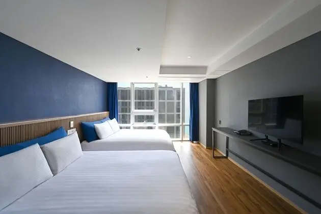 Deluxe Super Twin Room (Half Ocean View)
