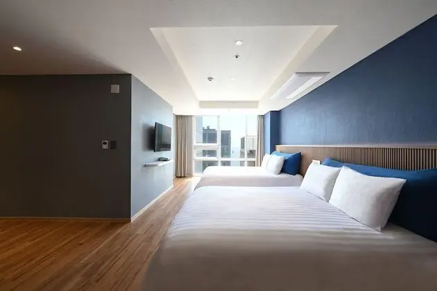 Deluxe Super Twin Room (Half Ocean View)