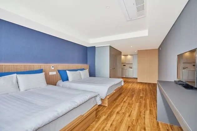 Deluxe Super Twin Room (Half Ocean View)