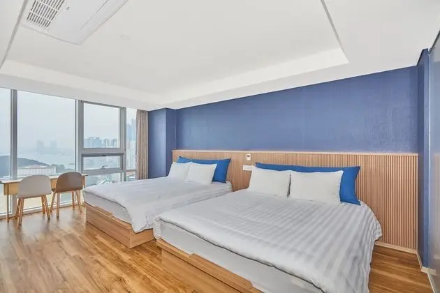 Deluxe Super Twin Room (Half Ocean View)