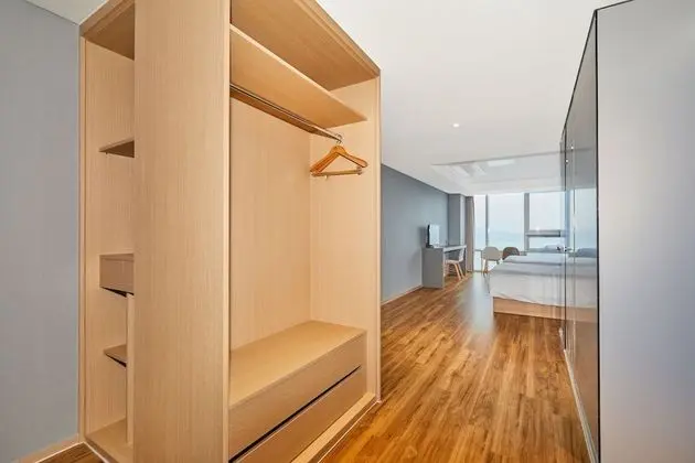 Deluxe Super Twin Room (Half Ocean View)