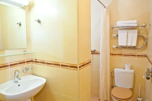 Basic Tek Büyük veya İki Ayrı Yataklı Oda, 1 Yatak Odası