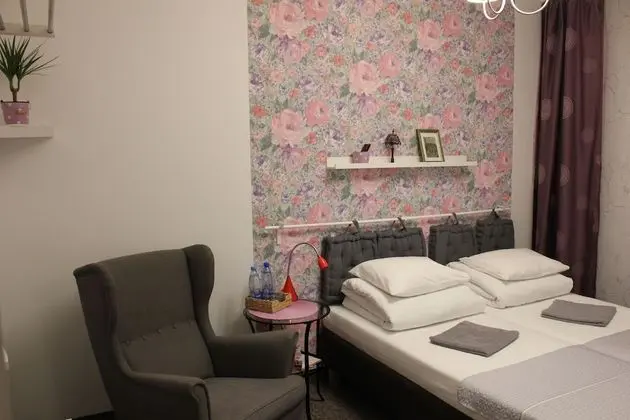 Tek Büyük veya İki Ayrı Yataklı Oda, Ortak Banyo