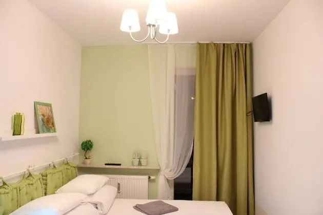 Tek Büyük veya İki Ayrı Yataklı Oda, Özel Banyo (not in the room)